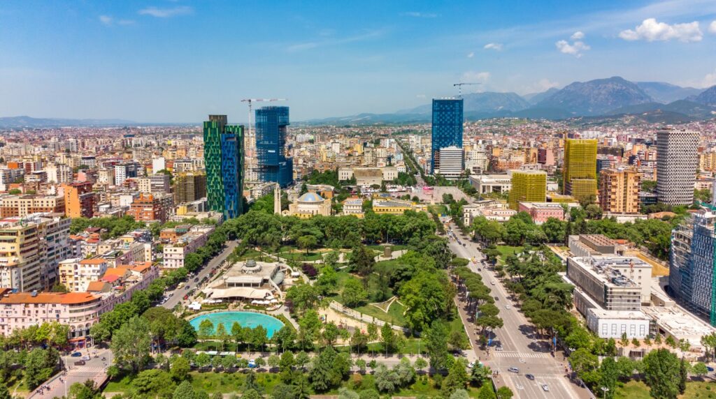 Pushteti vendor i varur nga ndërtimi, rënia e lejeve godet të ardhurat e 9-mujorit